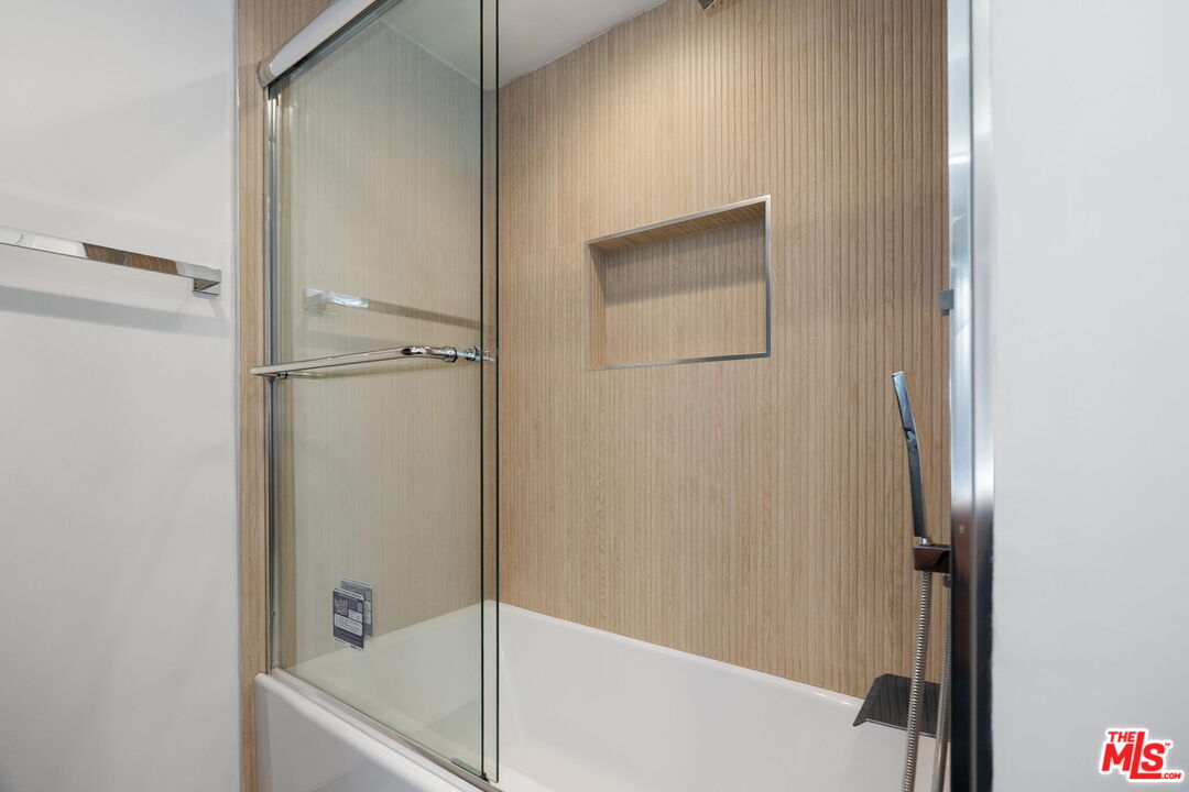 4807 Woodley Ave Unit: 309