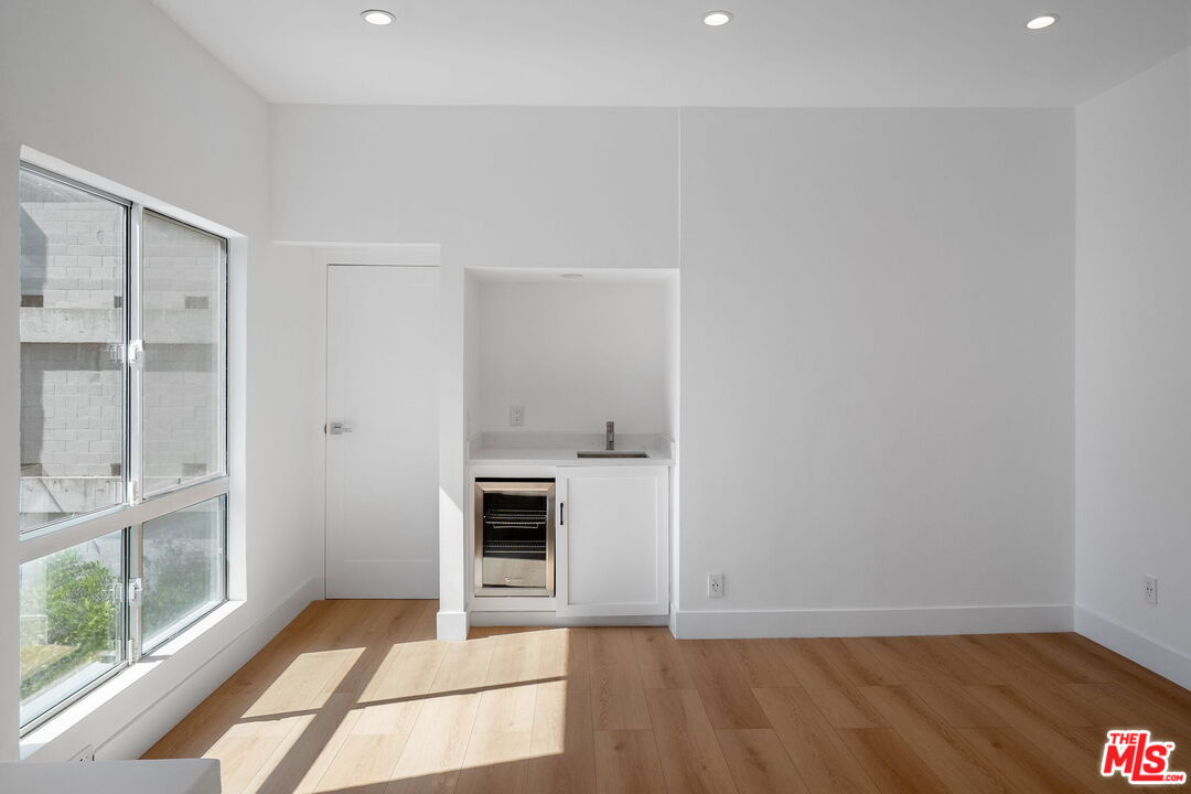 4807 Woodley Ave Unit: 309