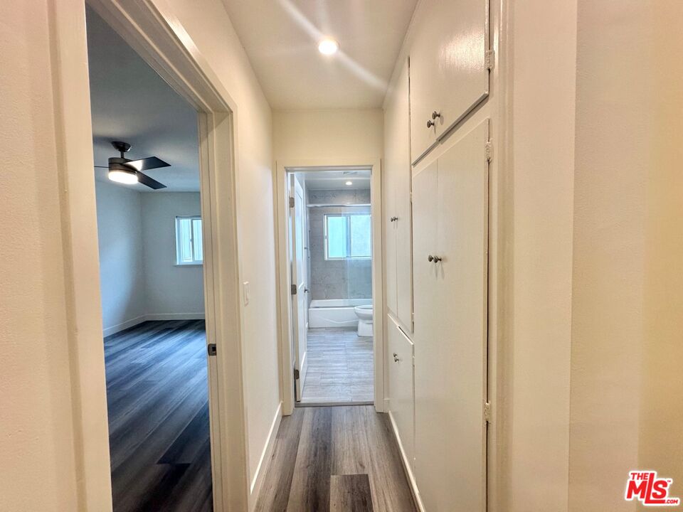 1000 N Orange Grove Ave Unit: 9