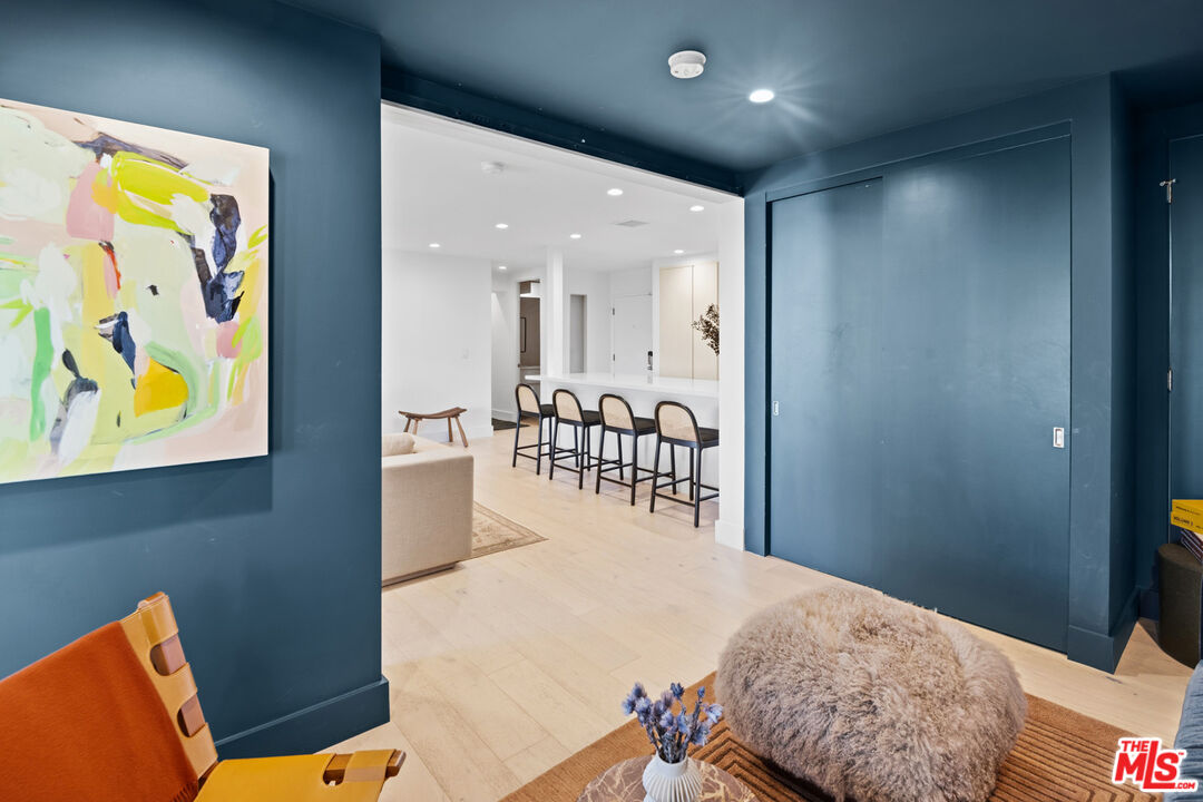 930 California Ave Unit: 301