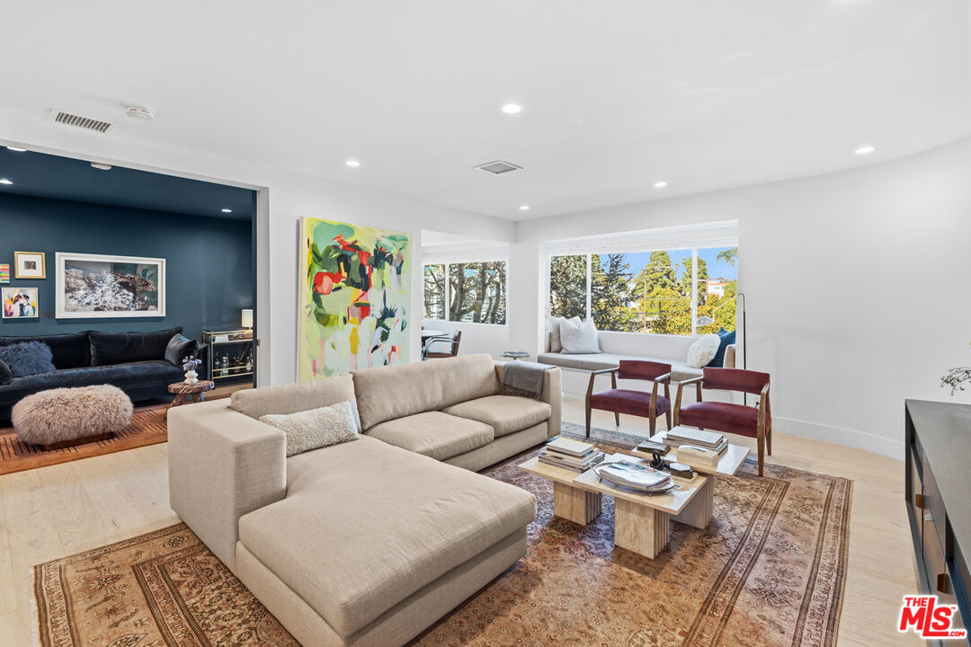 930 California Ave Unit: 301