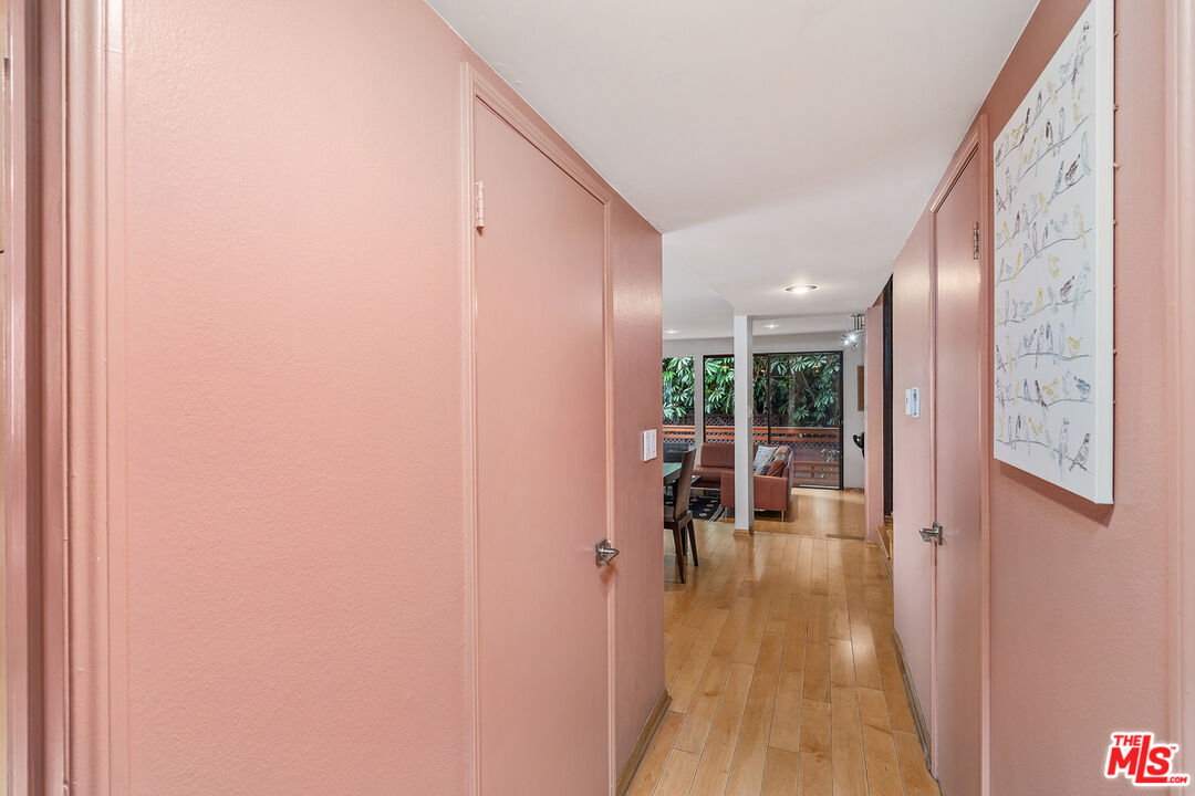1427 S Bentley Ave Unit: D