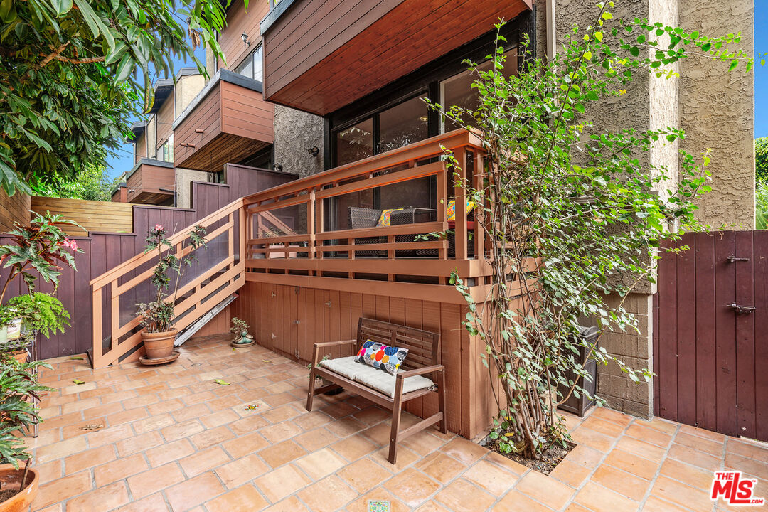 1427 S Bentley Ave Unit: D
