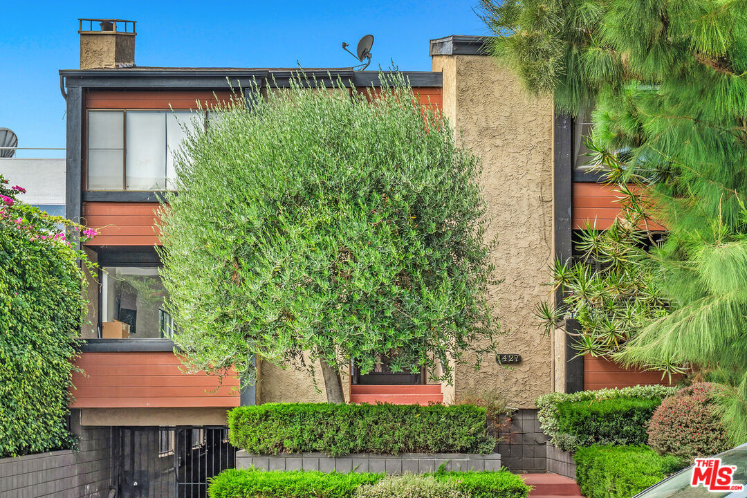 1427 S Bentley Ave Unit: D