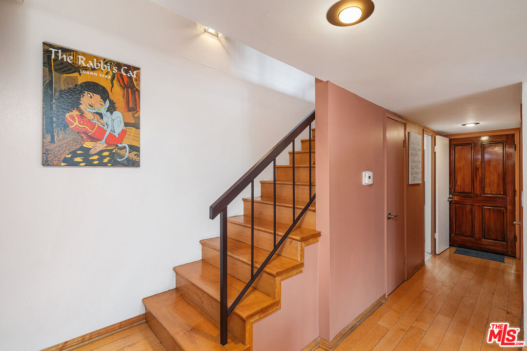 1427 S Bentley Ave Unit: D