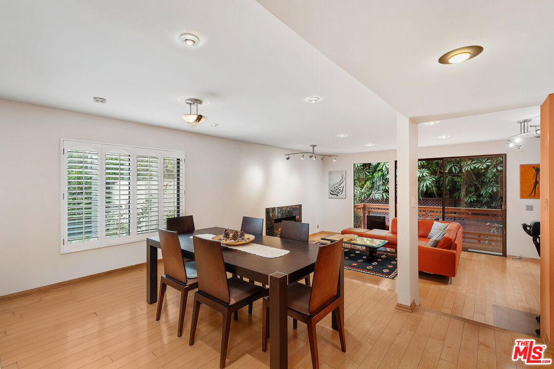 1427 S Bentley Ave Unit: D