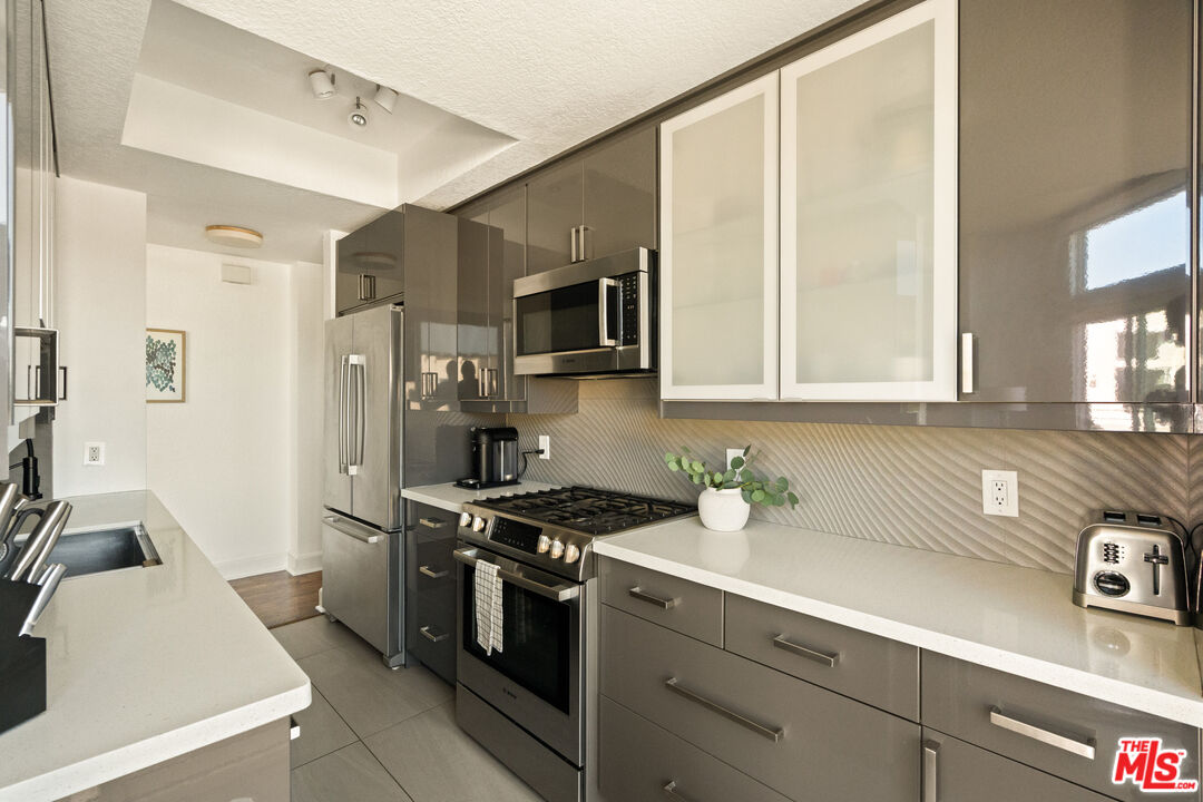 1310 N Detroit St Unit: 401