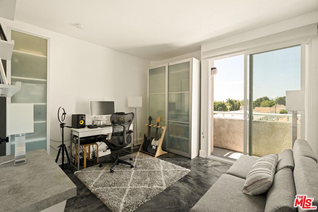 1310 N Detroit St Unit: 401