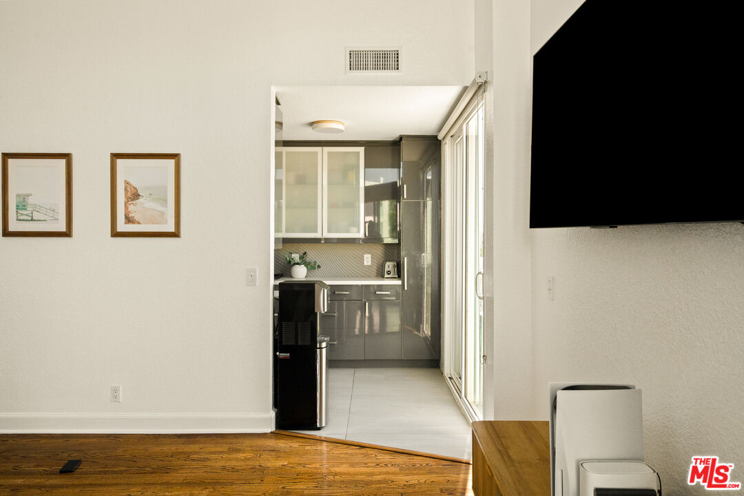 1310 N Detroit St Unit: 401