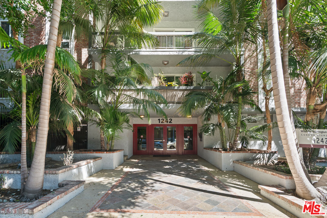 1242 S Barrington Ave Unit: 205