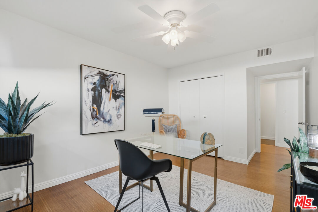 1242 S Barrington Ave Unit: 205