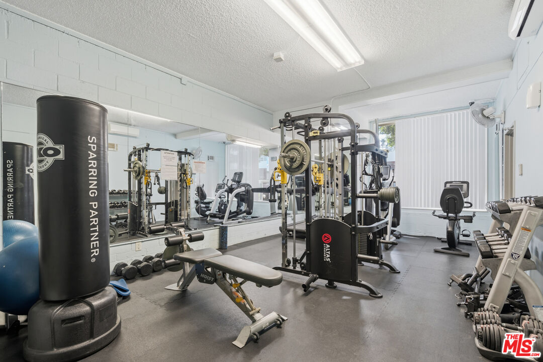 1242 S Barrington Ave Unit: 205