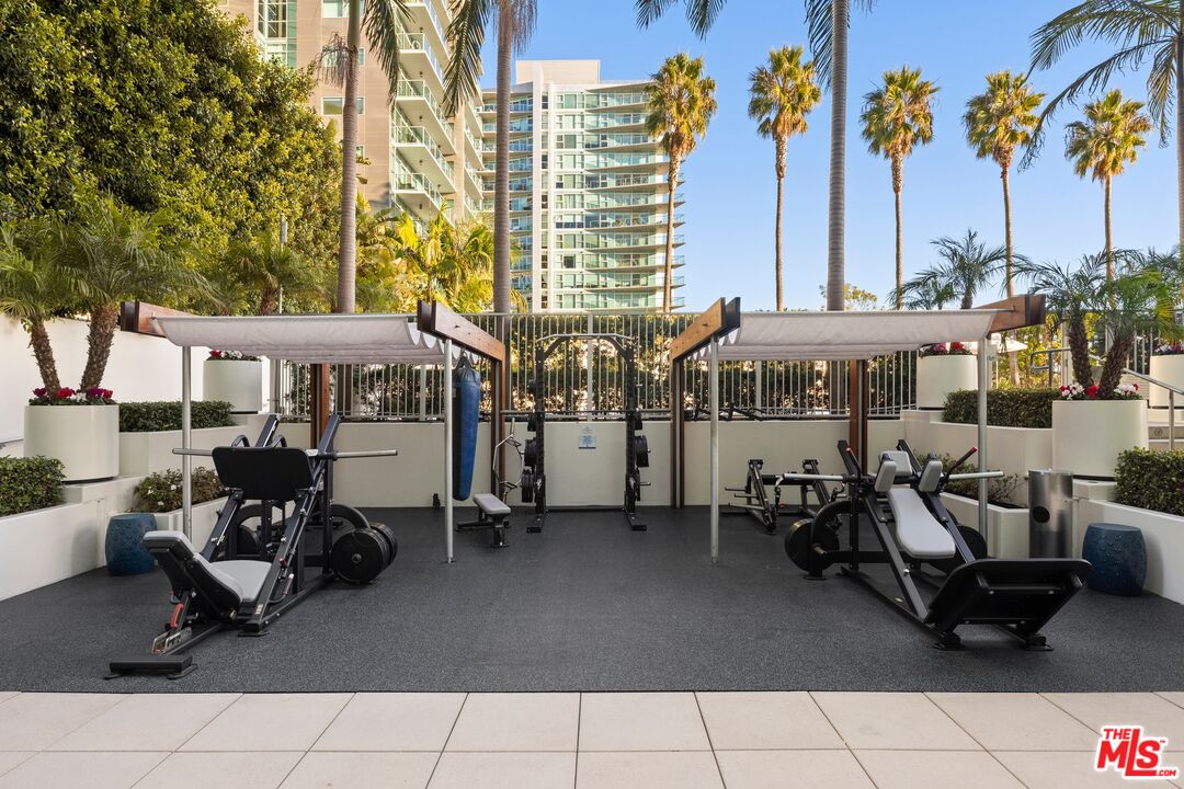 13700 Marina Pointe Dr Unit: 1410