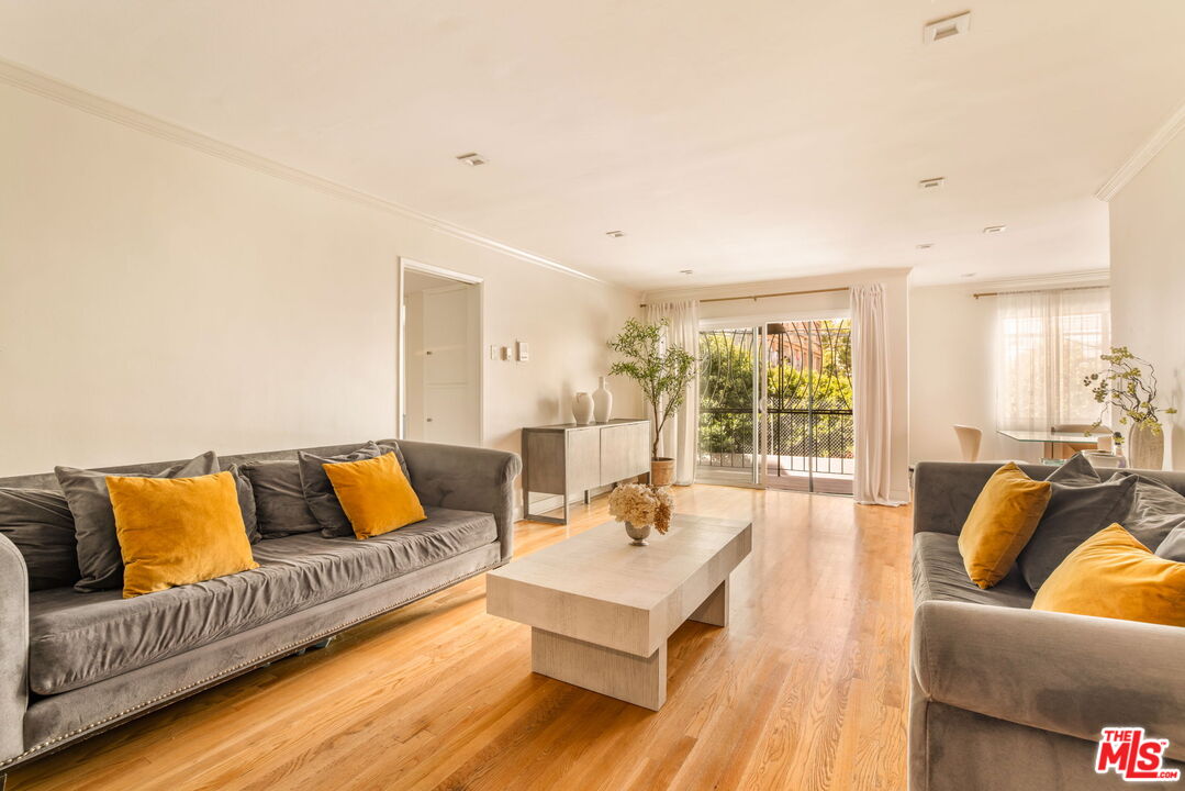 321 N Palm Dr Unit: 3