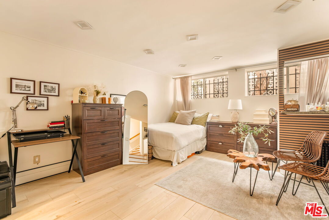321 N Palm Dr Unit: 3