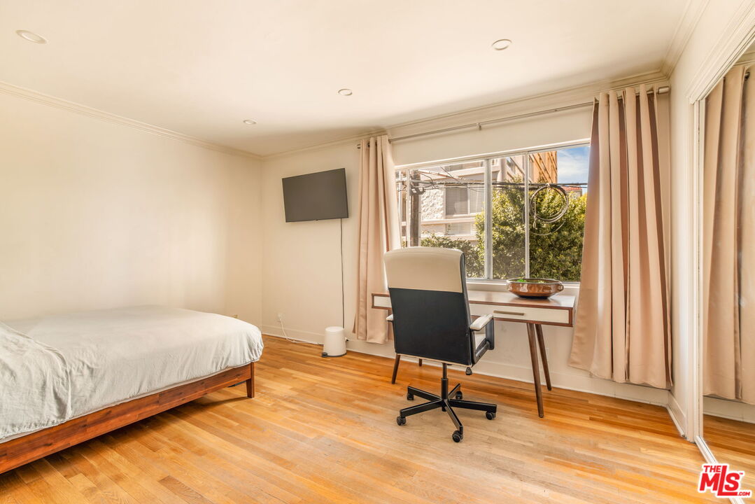 321 N Palm Dr Unit: 3