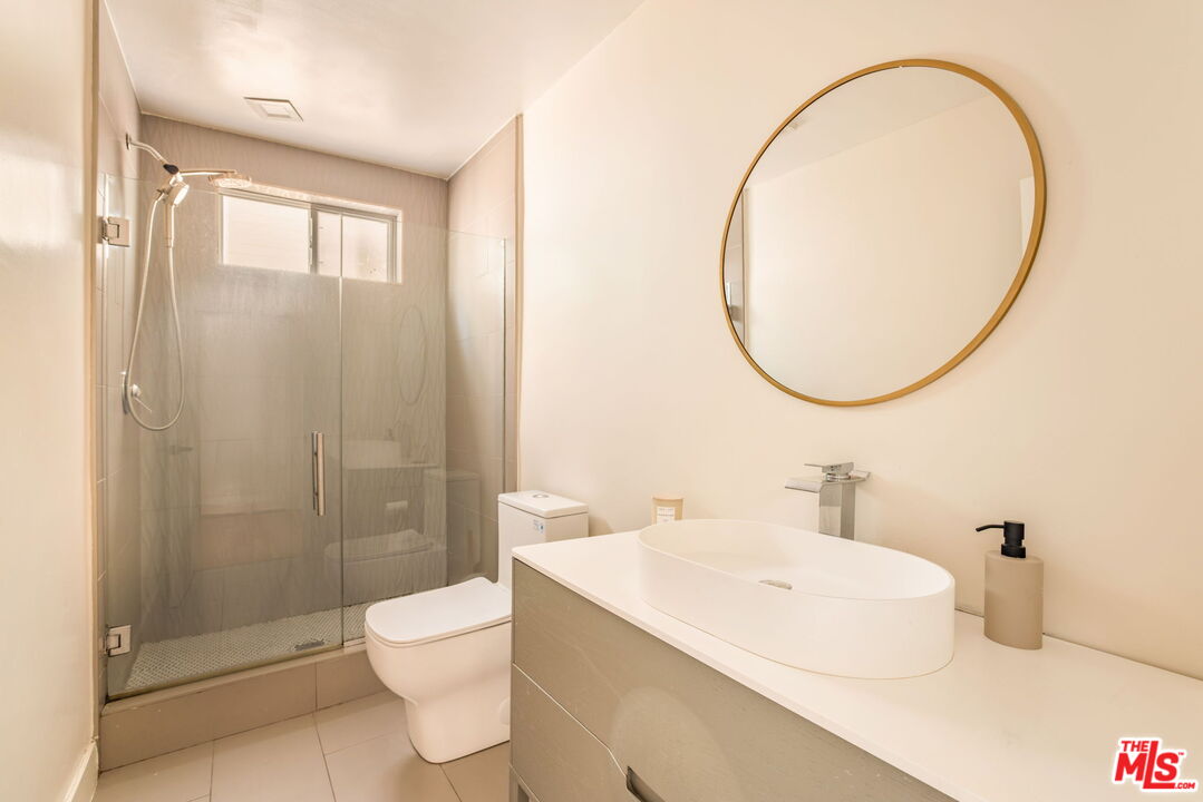 321 N Palm Dr Unit: 3