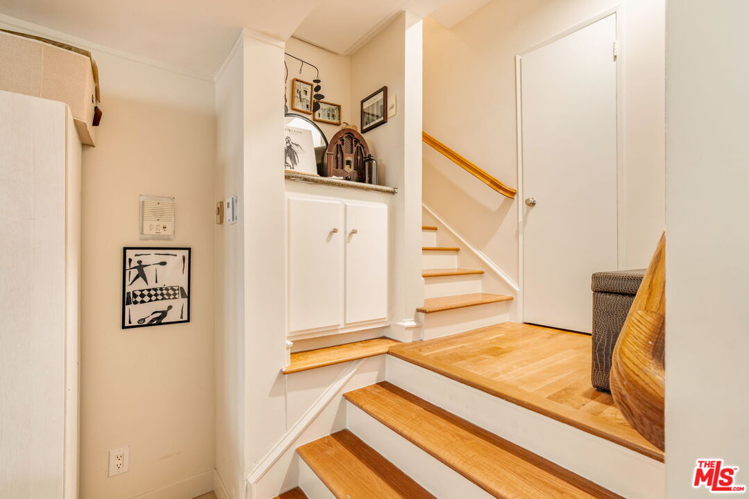 321 N Palm Dr Unit: 3