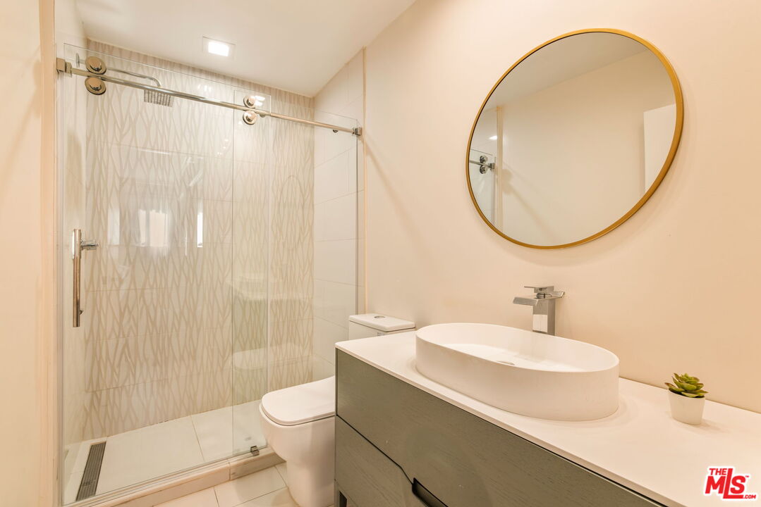 321 N Palm Dr Unit: 3