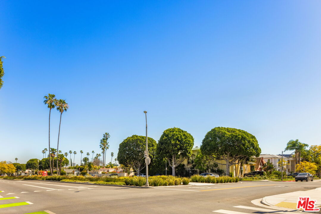 321 N Palm Dr Unit: 3