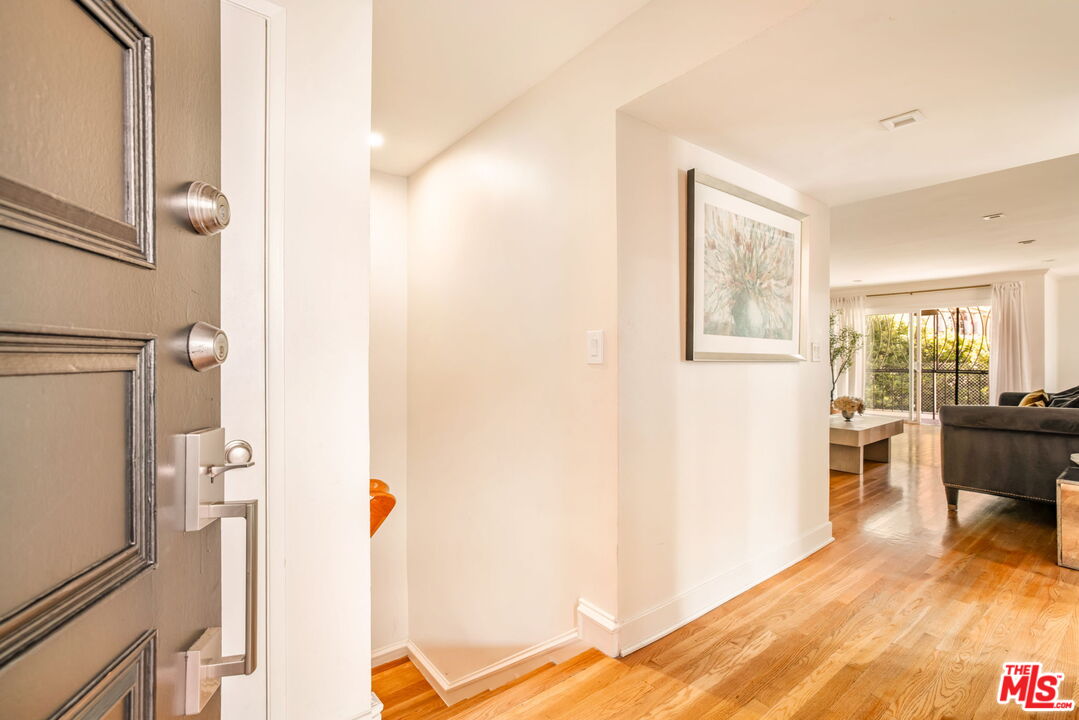 321 N Palm Dr Unit: 3