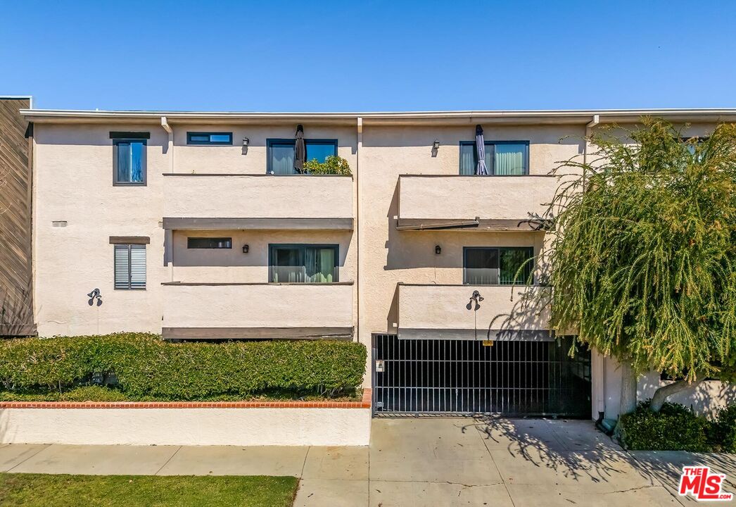 5805 Whitsett Ave Unit: 206