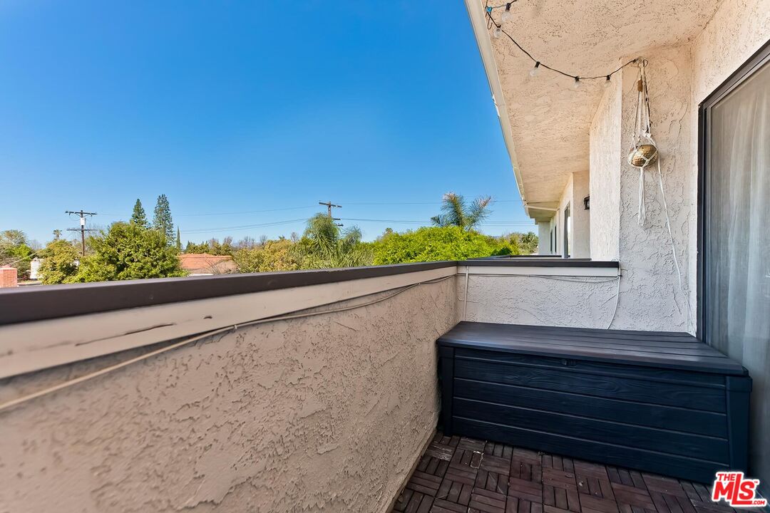 5805 Whitsett Ave Unit: 206