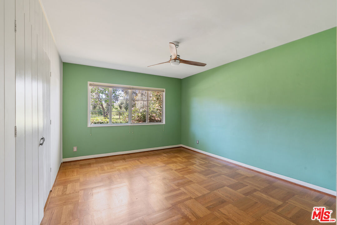 5116 Village Grn