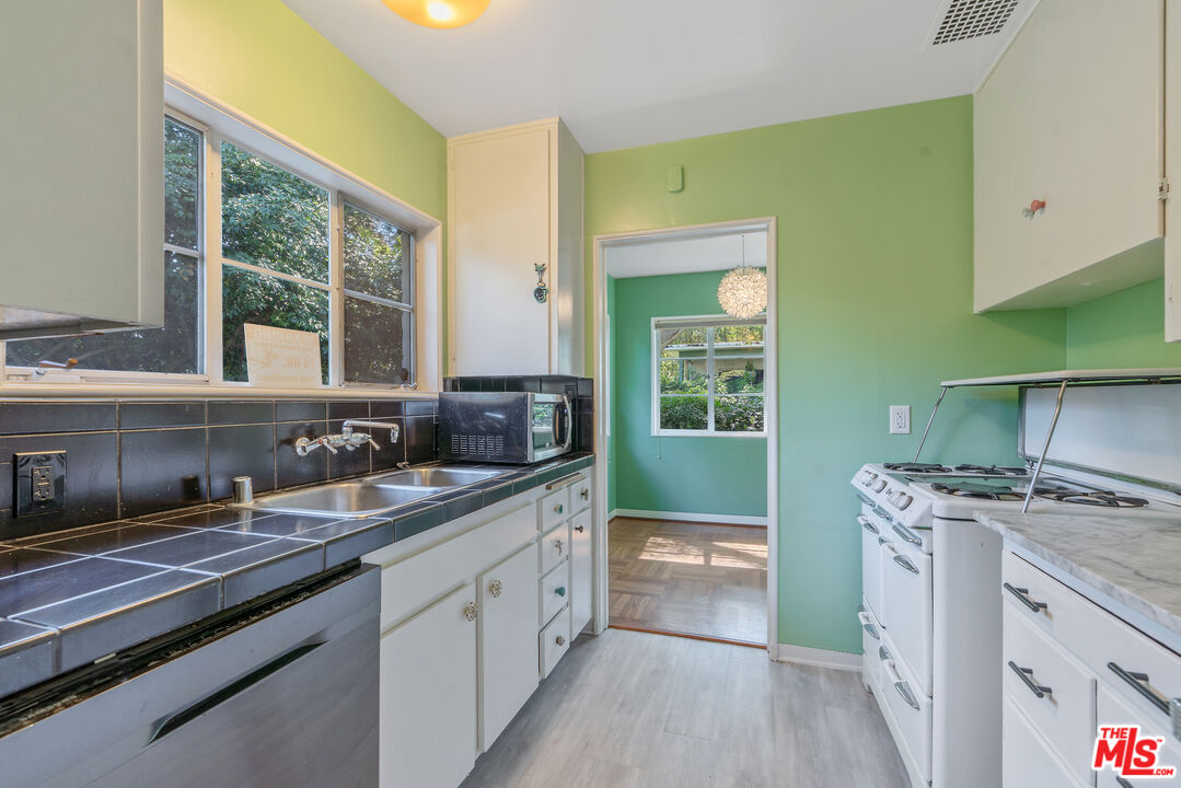 5116 Village Grn
