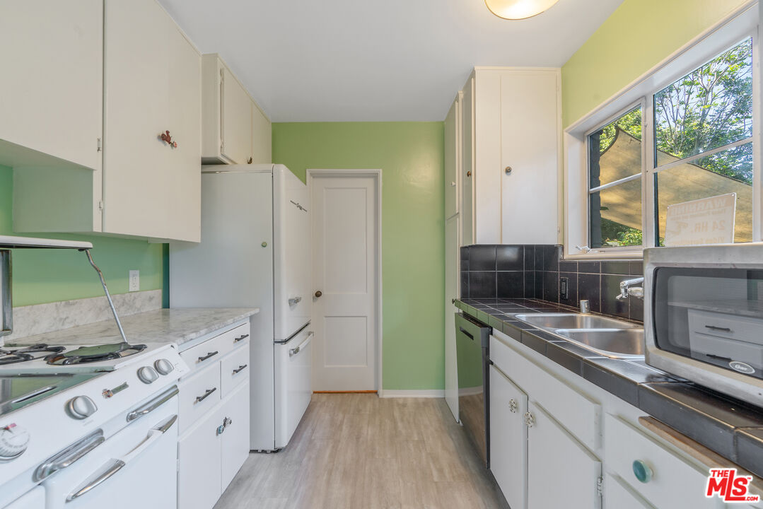 5116 Village Grn