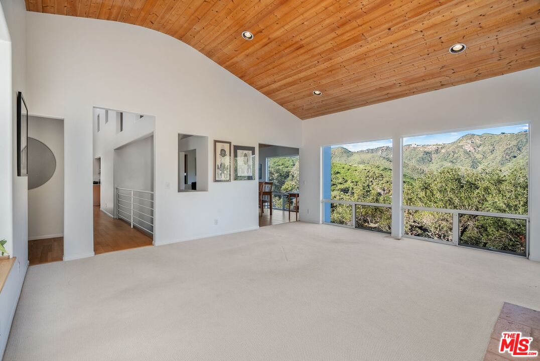 26207 Ingleside Way