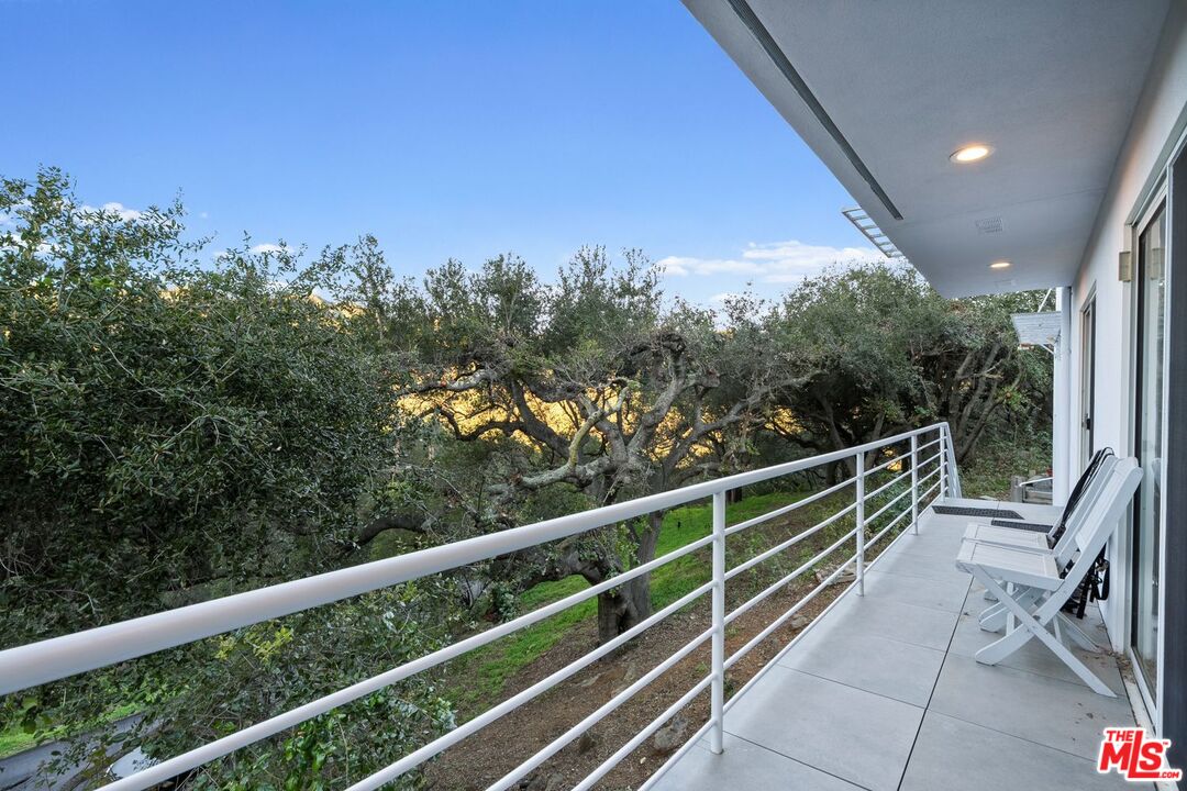 26207 Ingleside Way