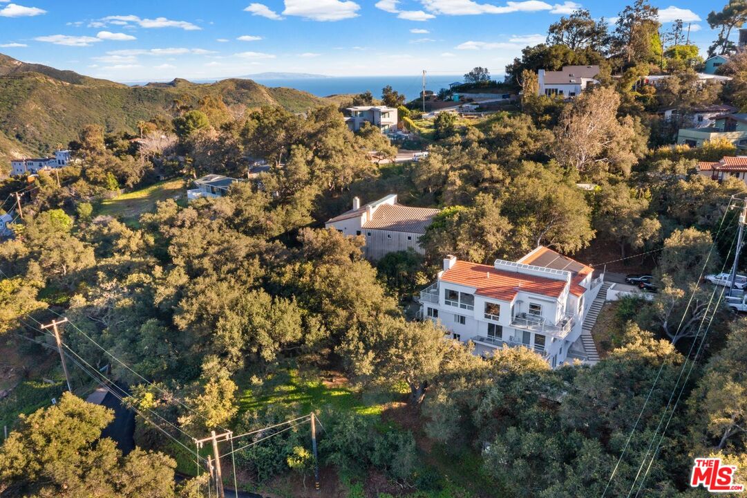 26207 Ingleside Way