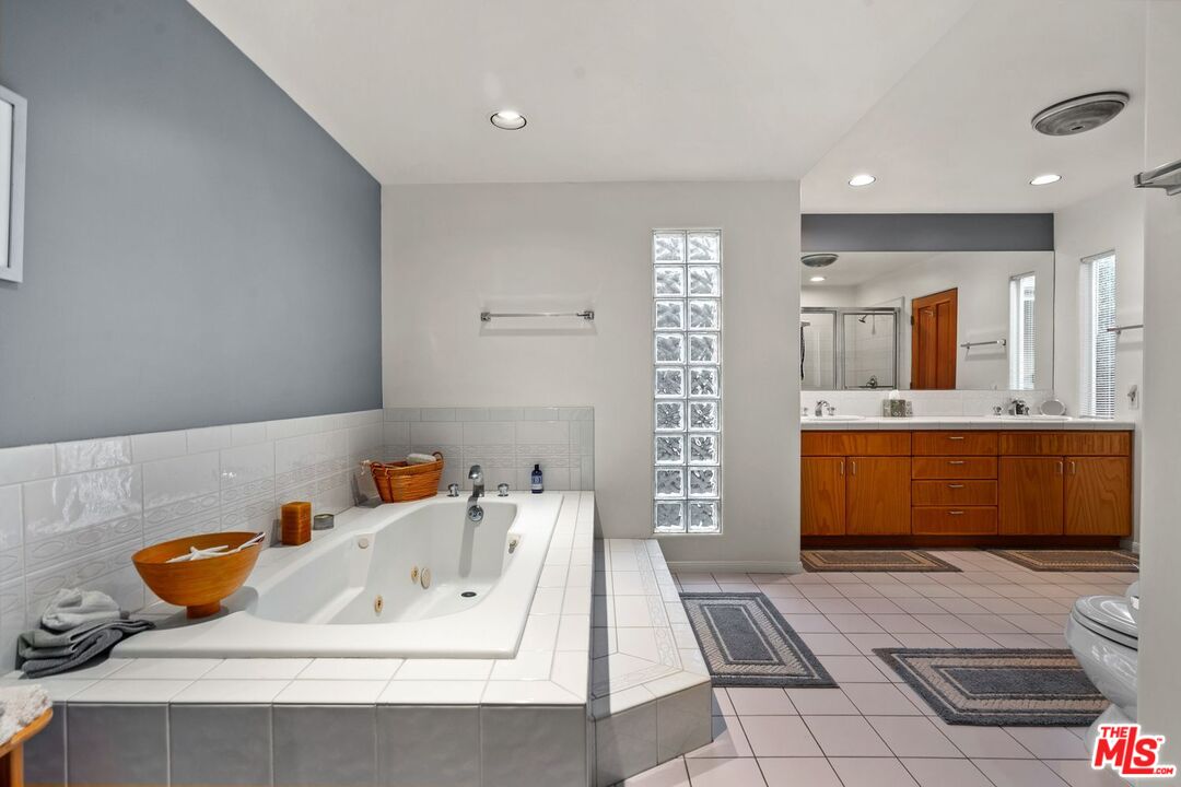 26207 Ingleside Way