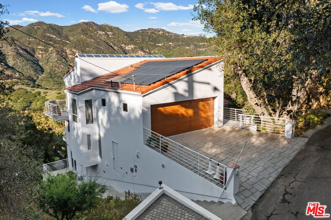 26207 Ingleside Way