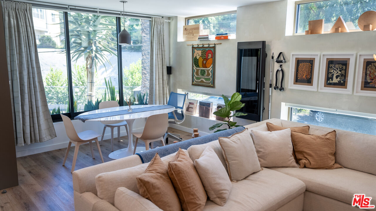 2811 Waverly Dr Unit: 1