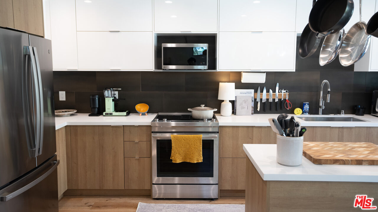 2811 Waverly Dr Unit: 1