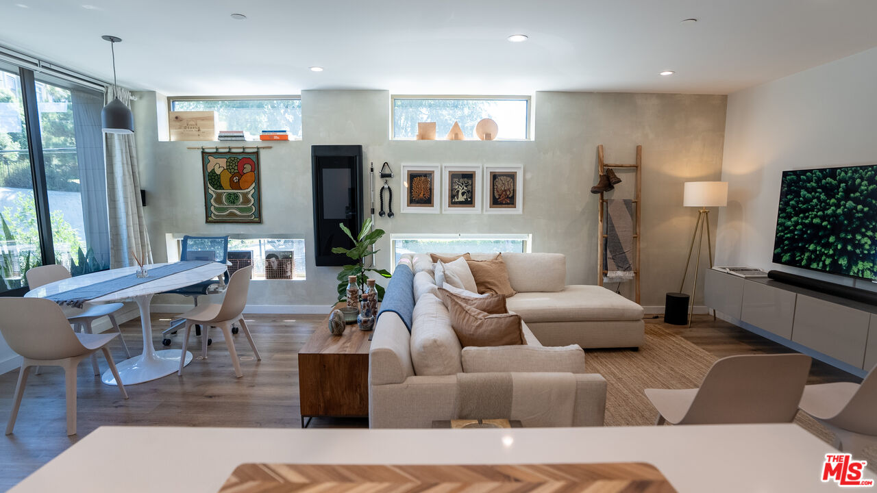 2811 Waverly Dr Unit: 1
