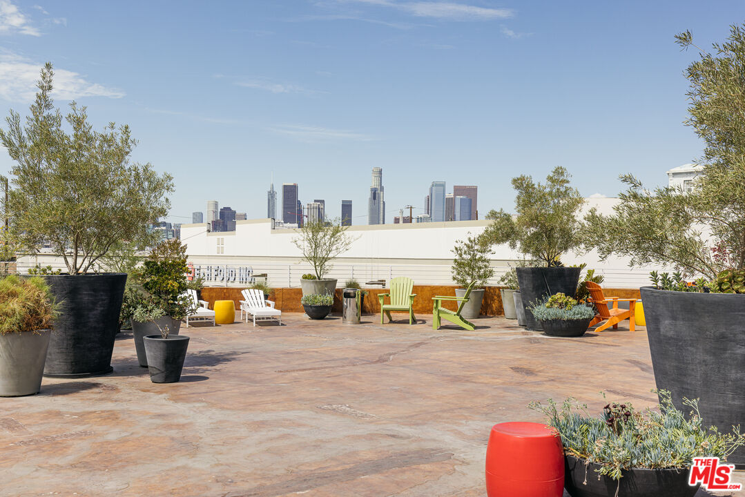 1855 Industrial St Unit: 307