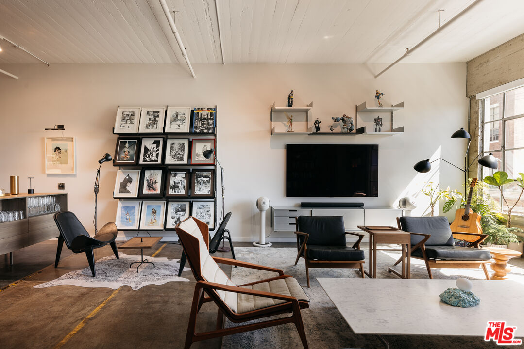 1855 Industrial St Unit: 307