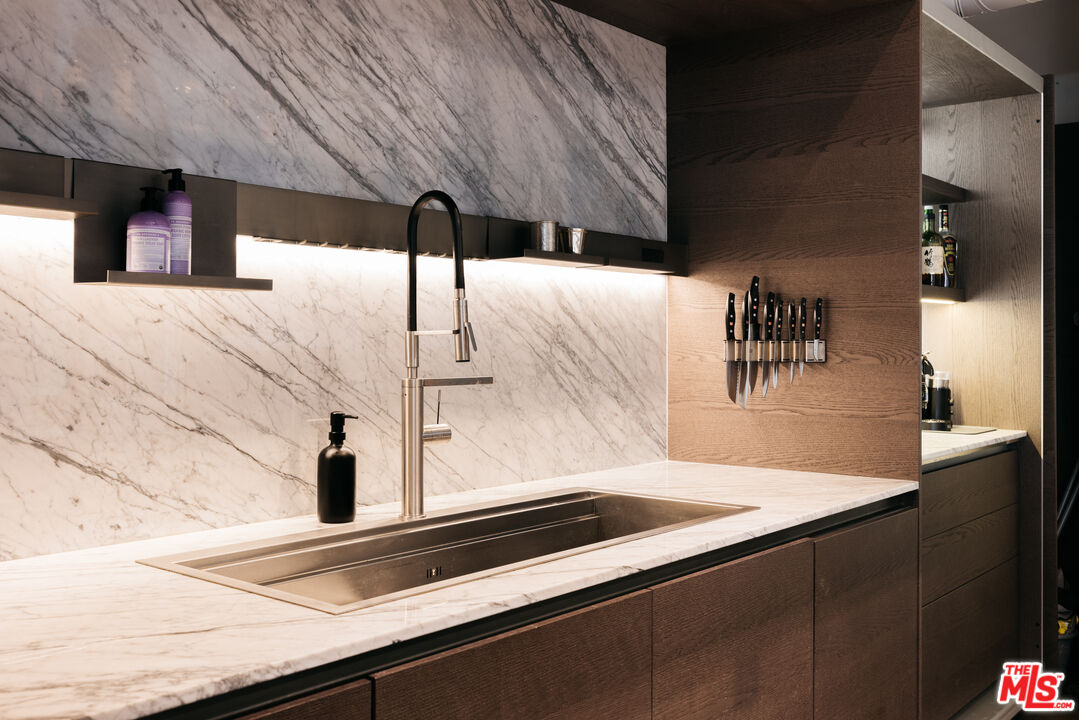 1855 Industrial St Unit: 307