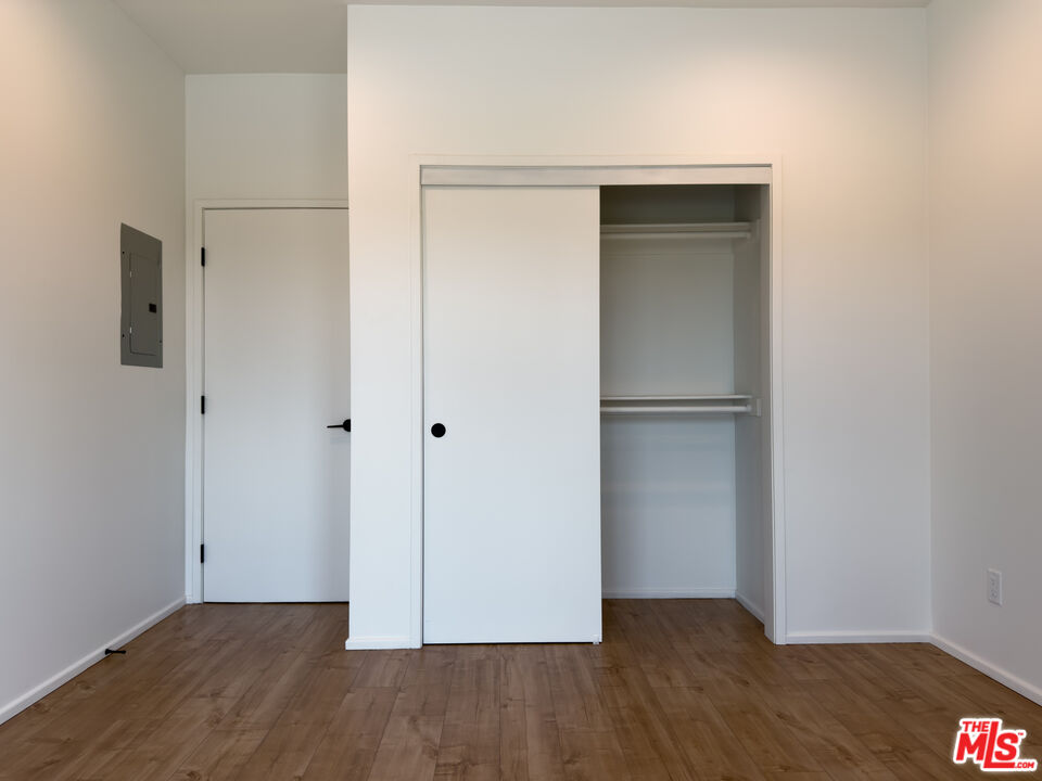 845 N La Fayette Park Pl