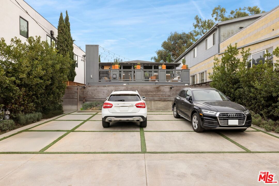 637 Santa Clara