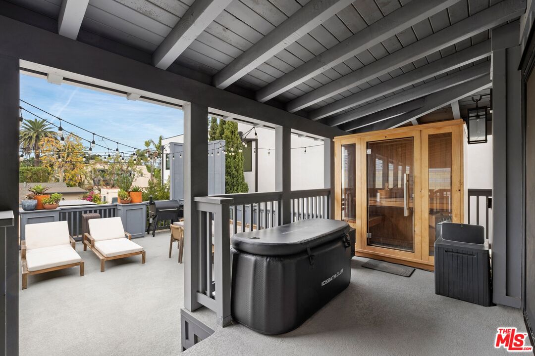 637 Santa Clara