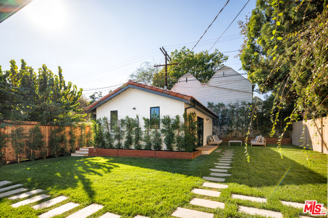 913 S Mullen Ave