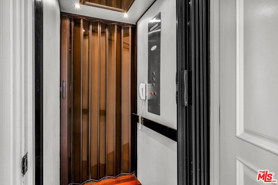 3110 Benedict Canyon Dr