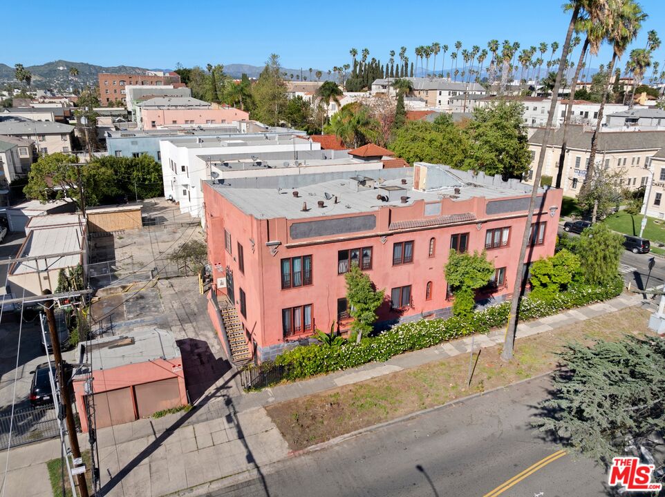101 N Kenmore Ave