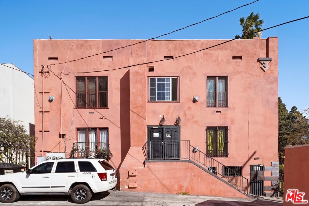 101 N Kenmore Ave