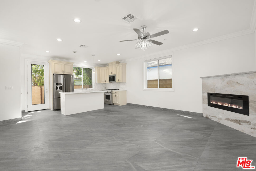 2017 S Centinela Ave Unit: C