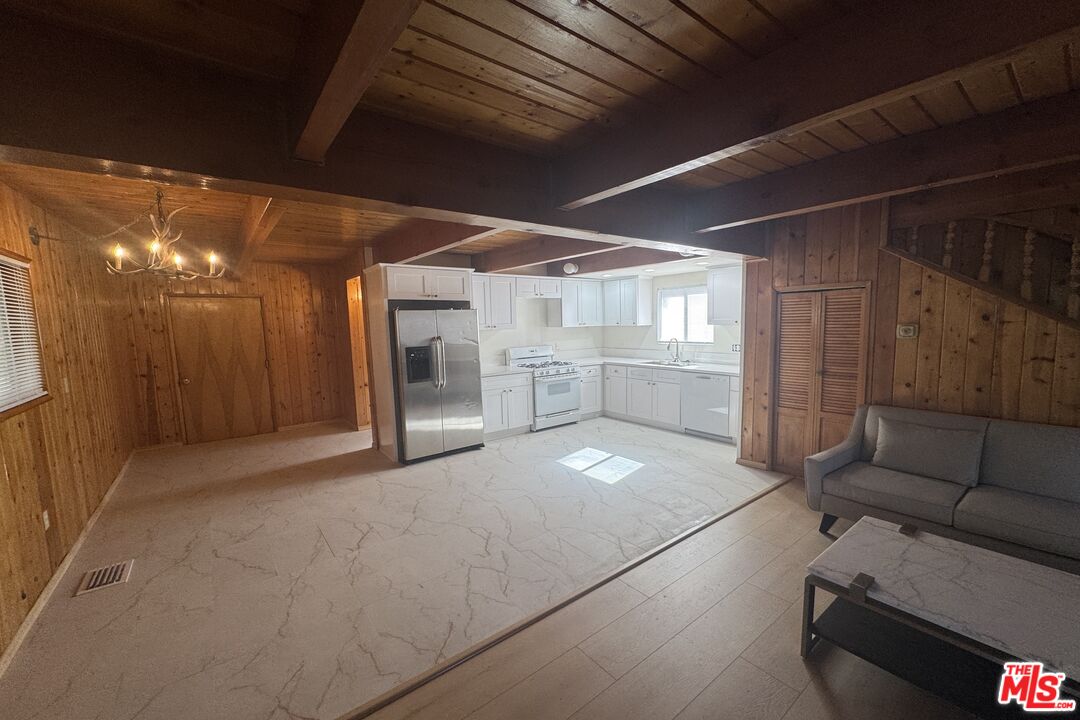 2317 Maplewood Way